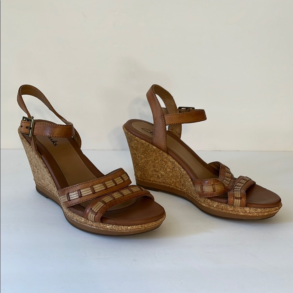 CLARKS Brown/Tan Leather‎ Cork Heel Wedge Sandals Sz 7